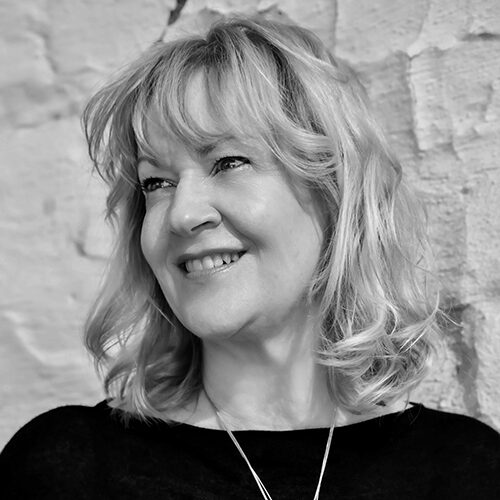 A portrait of the author Lee Nichols